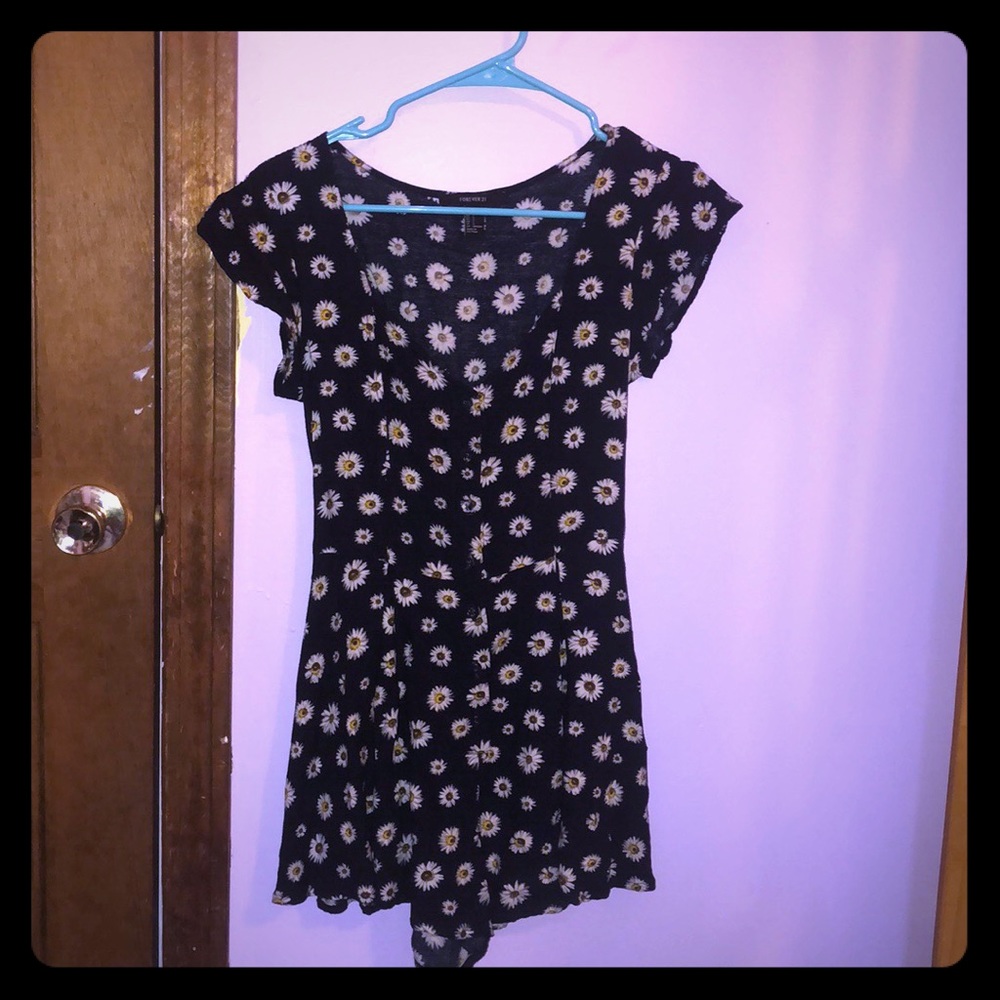 Forever 21 Navy and Daisy Floral Romper
